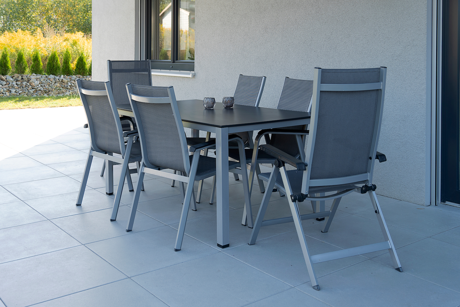 terras met keramische tegels